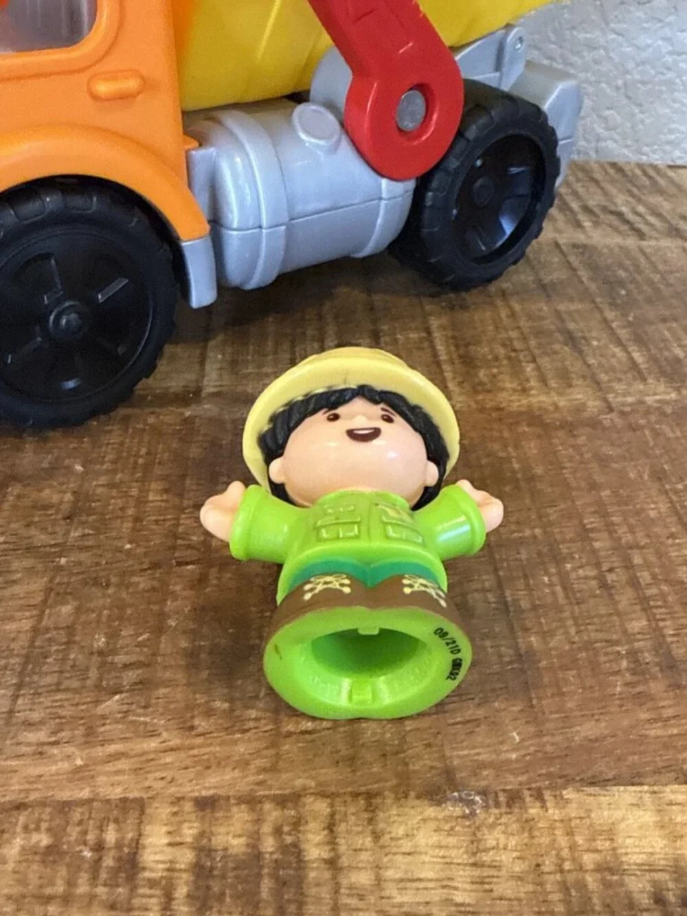 Fisher-Price Little People Work Together Dump Truck  With Figure Plus Sound 2019